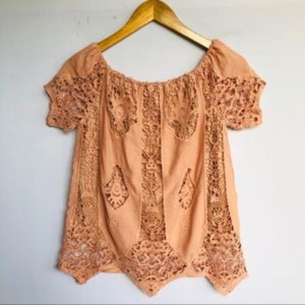 Blush tops ruffle Off the Shoulder top NWT - Picture 2 of 4